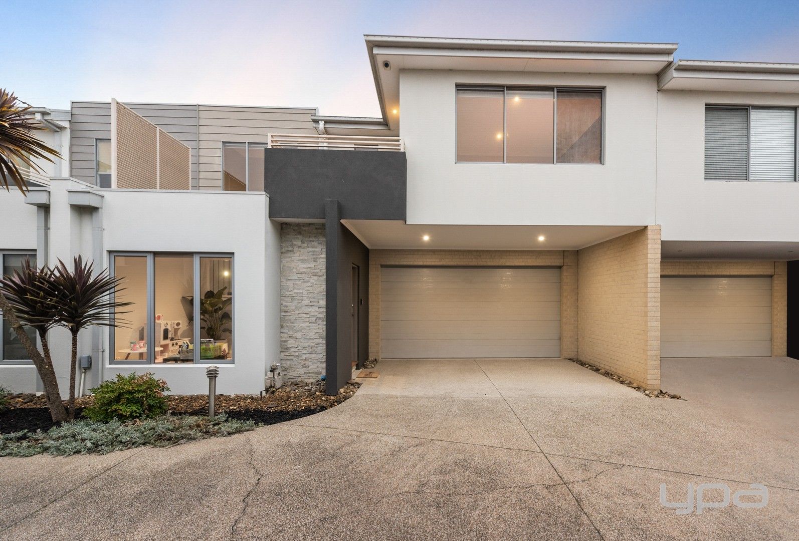 3/10-12 Kooyong Way, Caroline Springs VIC 3023, Image 0