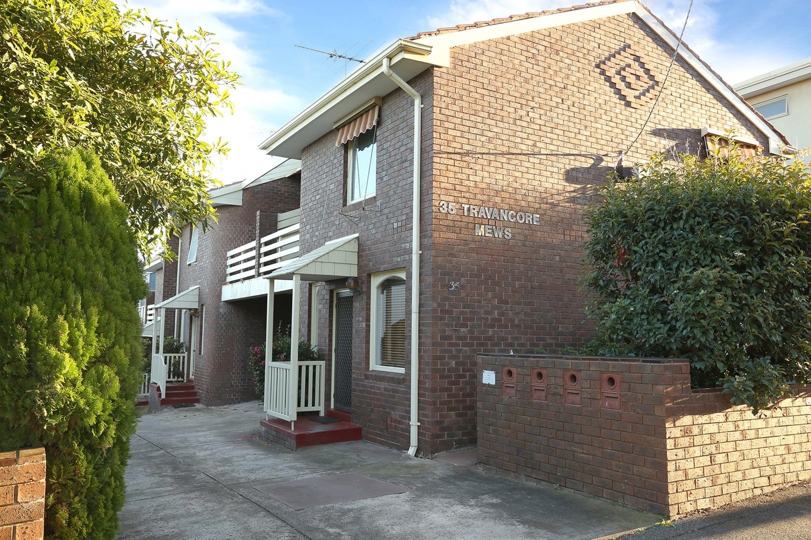 2 bedrooms Apartment / Unit / Flat in 1/35 Flemington Street TRAVANCORE VIC, 3032