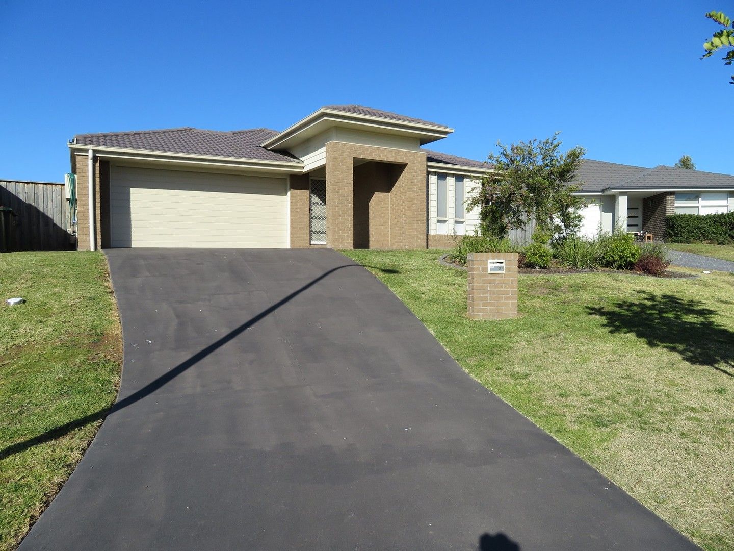 4 bedrooms House in 35 Pebble Creek Way GILLIESTON HEIGHTS NSW, 2321
