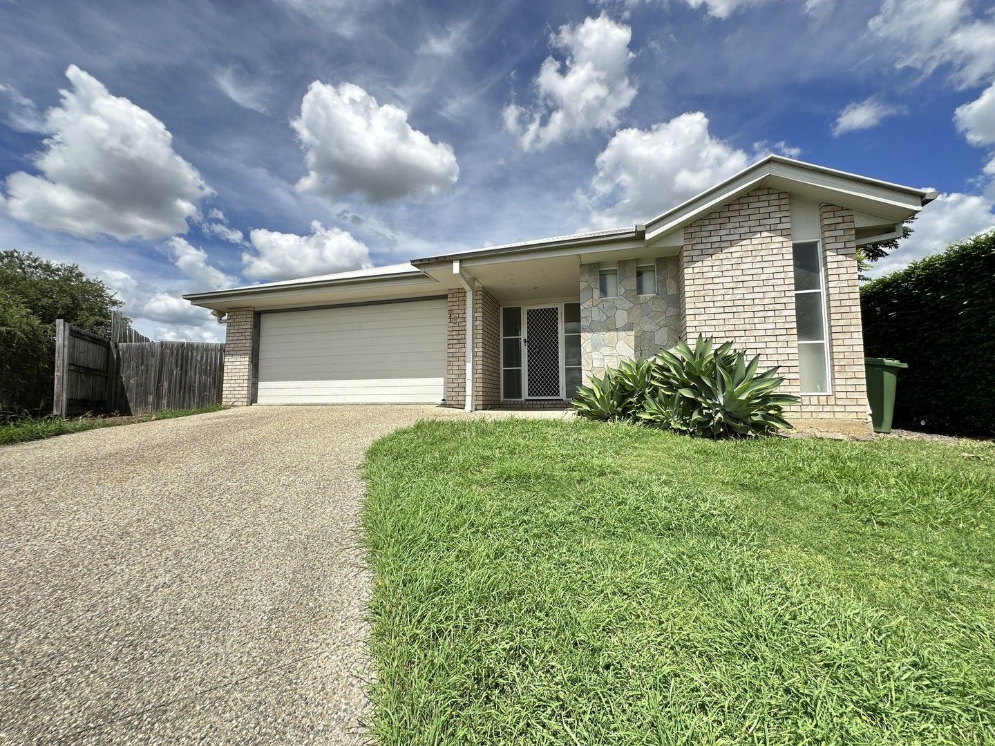 4 bedrooms House in 19 Acacia Close RACEVIEW QLD, 4305
