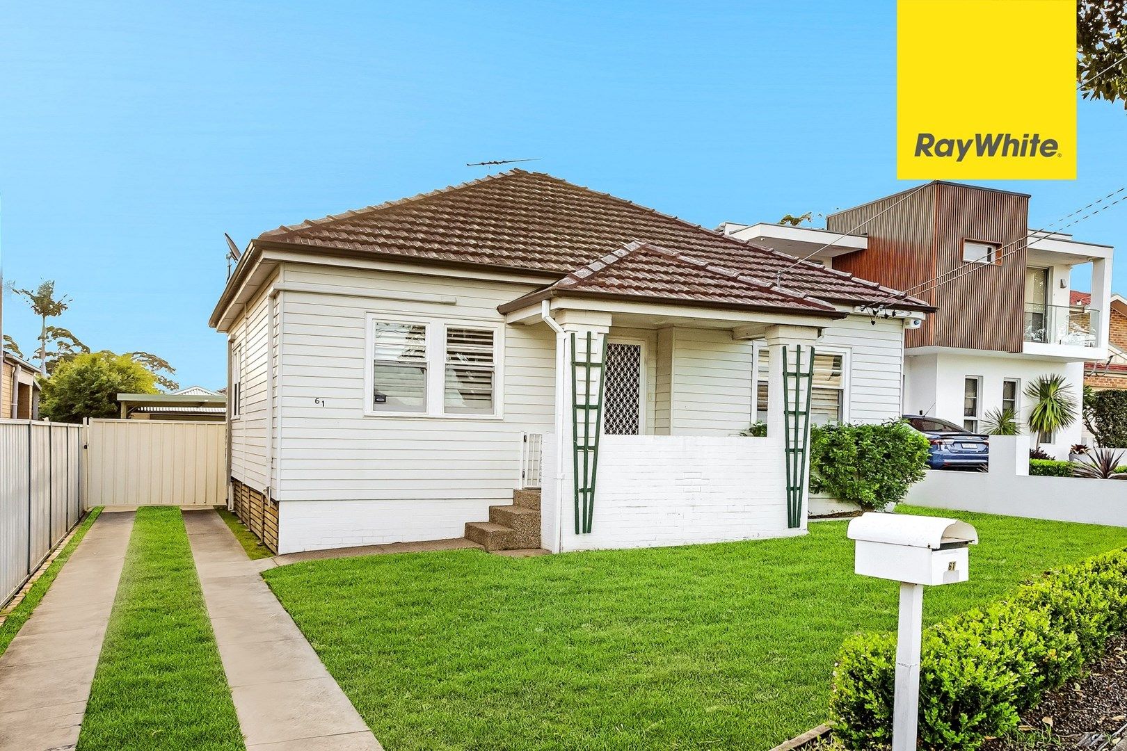 61 Mountview Avenue, Beverly Hills Property History & Address