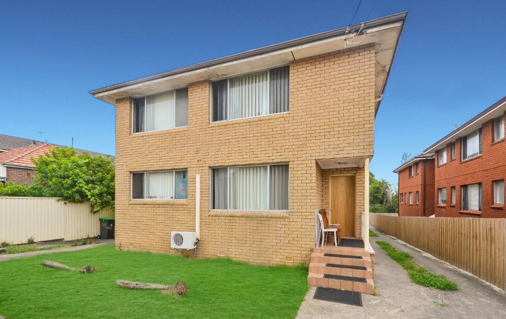 2 bedrooms Apartment / Unit / Flat in 4/41 Yangoora Road BELMORE NSW, 2192