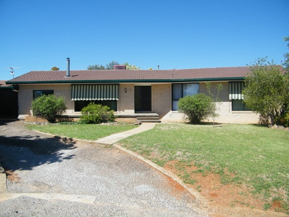 11 Thomson Place, Gunnedah NSW 2380