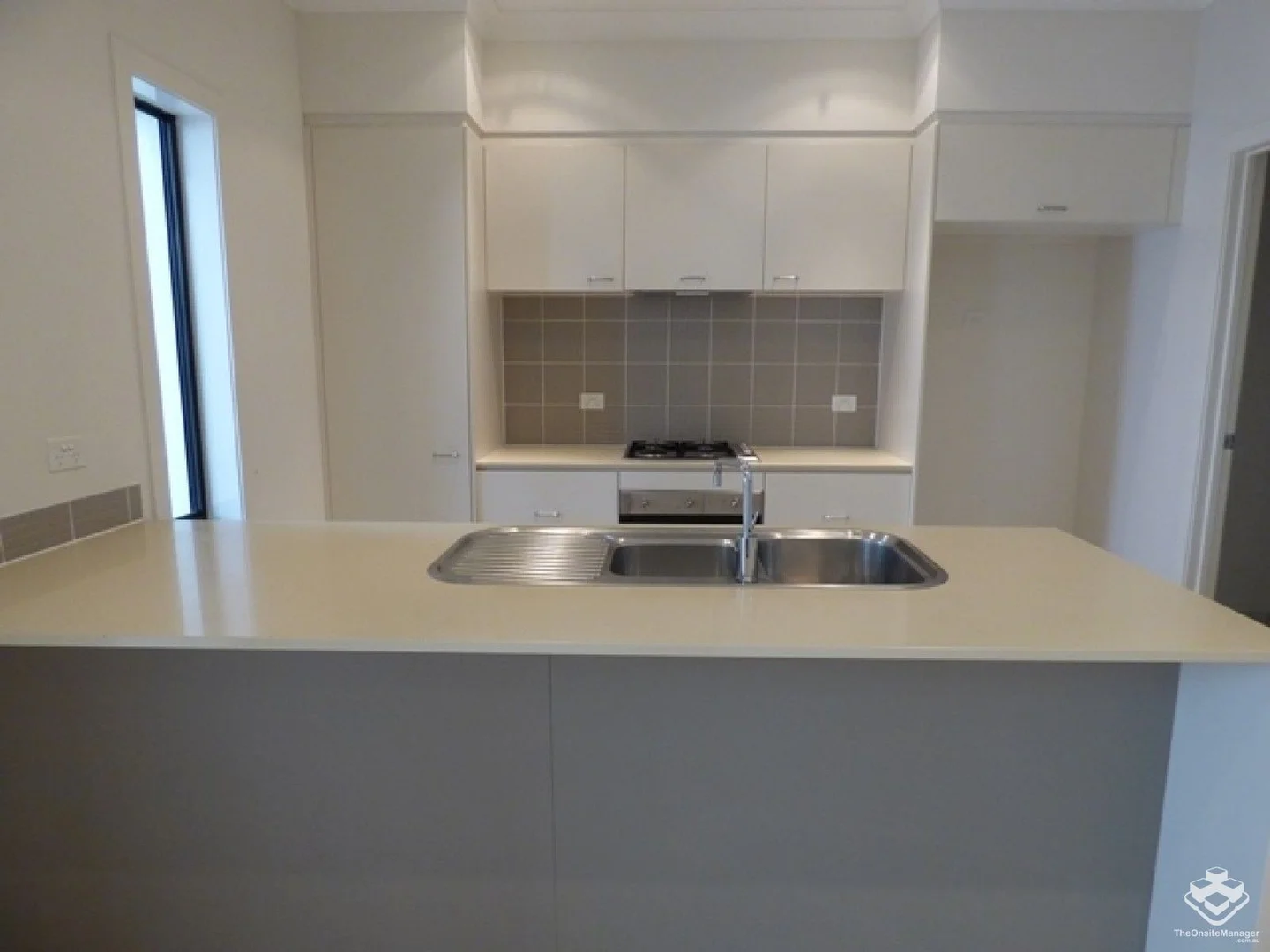 Additional image 8 of ID:21173815/16 Surbiton Court, Carindale QLD 4152