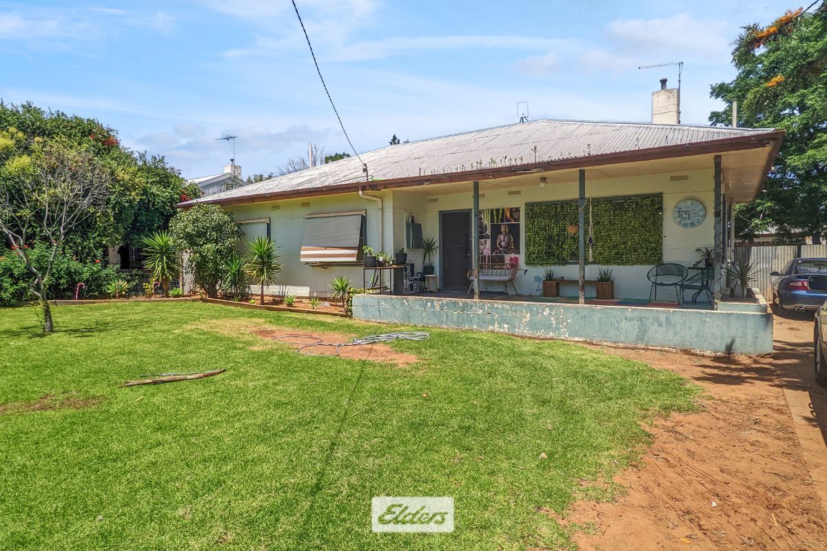 18 Mitchell Avenue, Dareton NSW 2717, Image 1