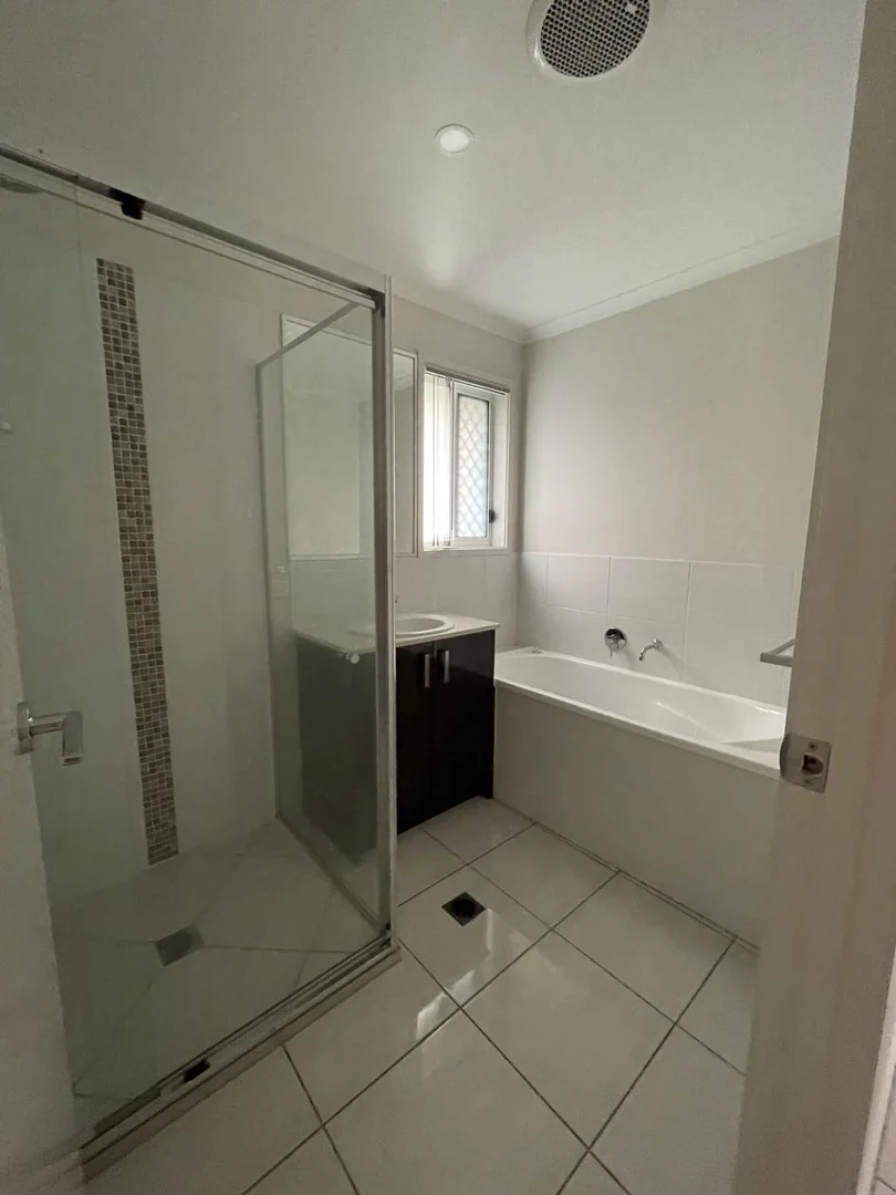 Additional image 7 of 1 Johnstone Place, Riverview QLD 4303