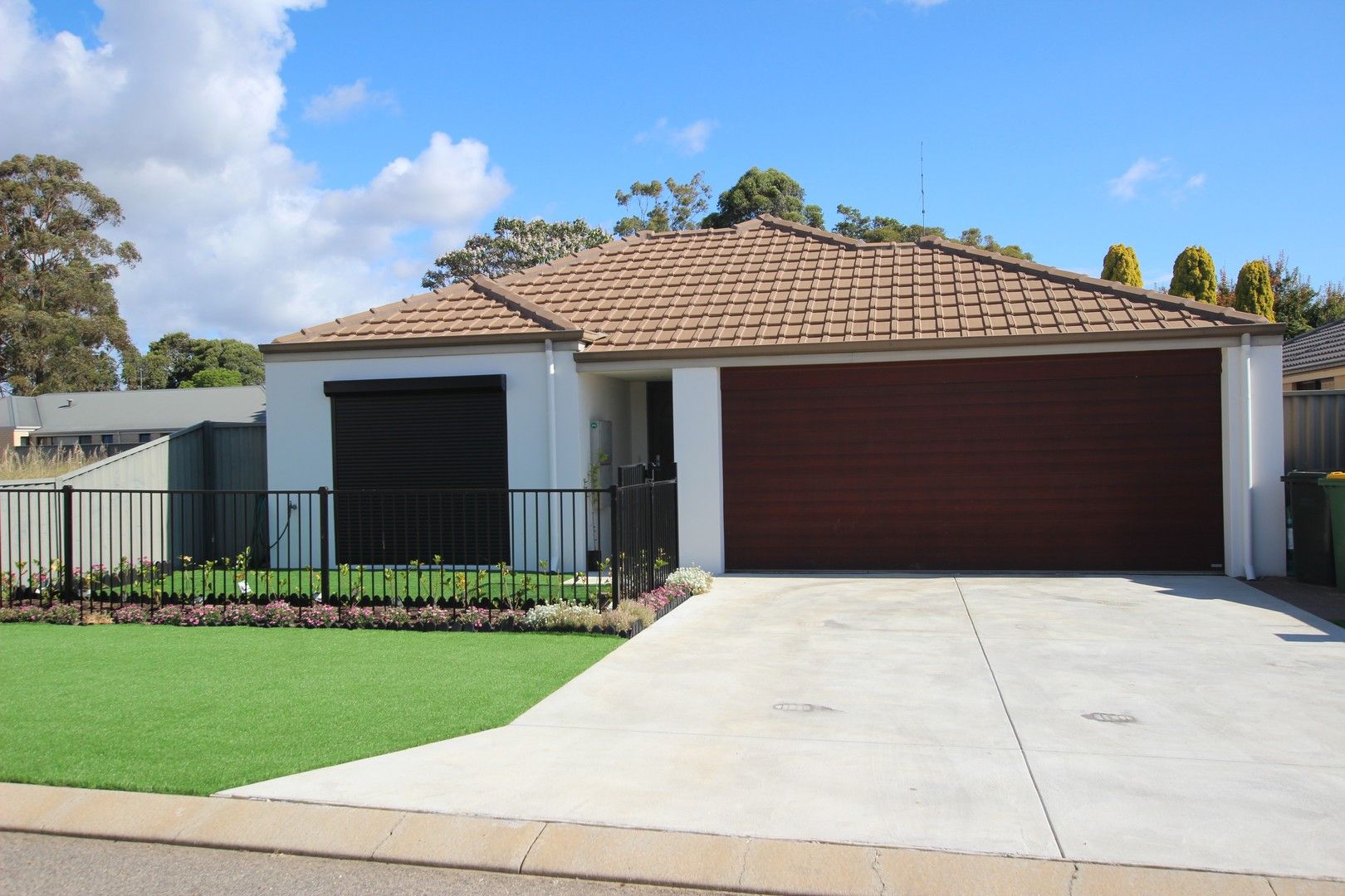 4 bedrooms House in 3A Wood Ave WAROONA WA, 6215