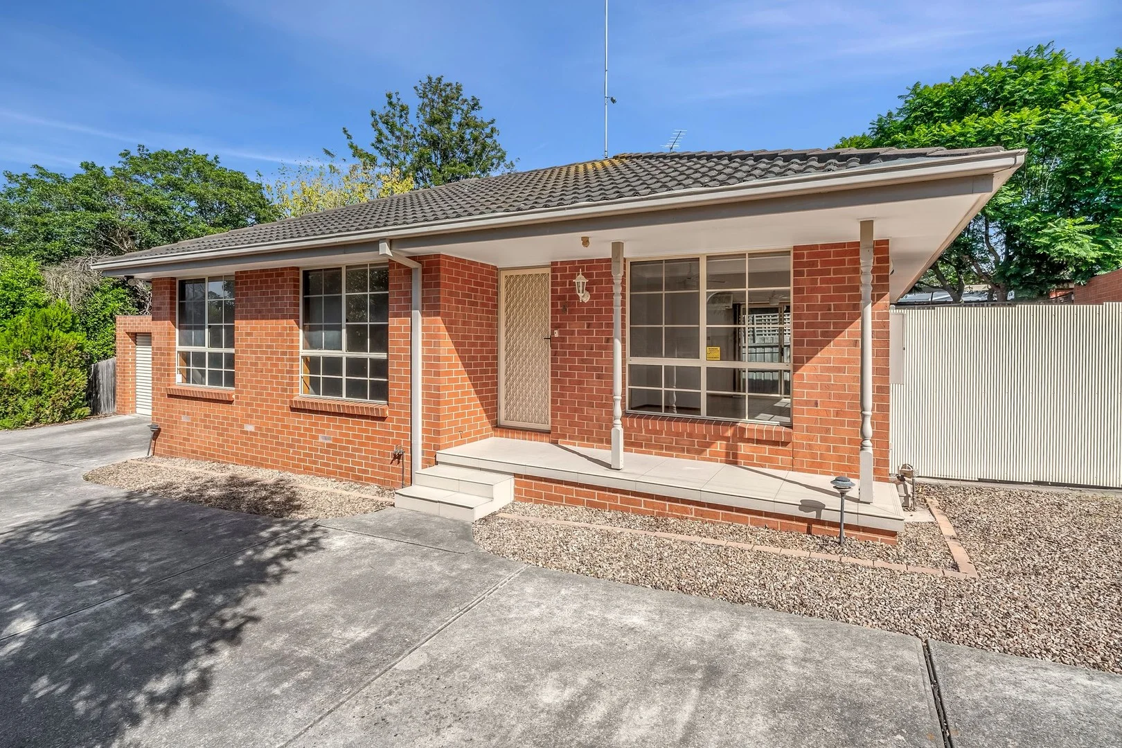 2/237 Mt Pleasant Road, Highton VIC 3216