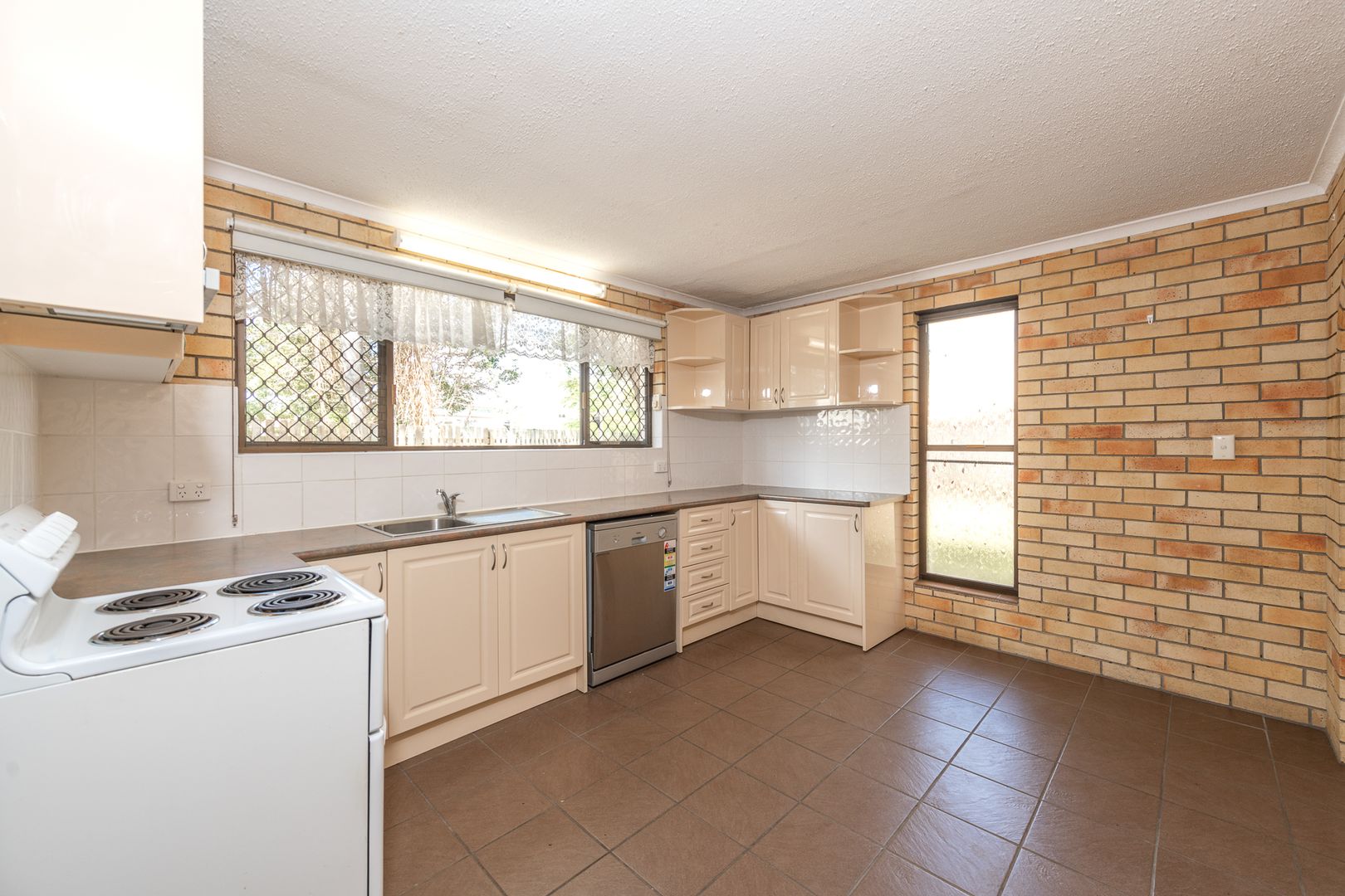 2/17A Branyan St, Bundaberg West QLD 4670, Image 2