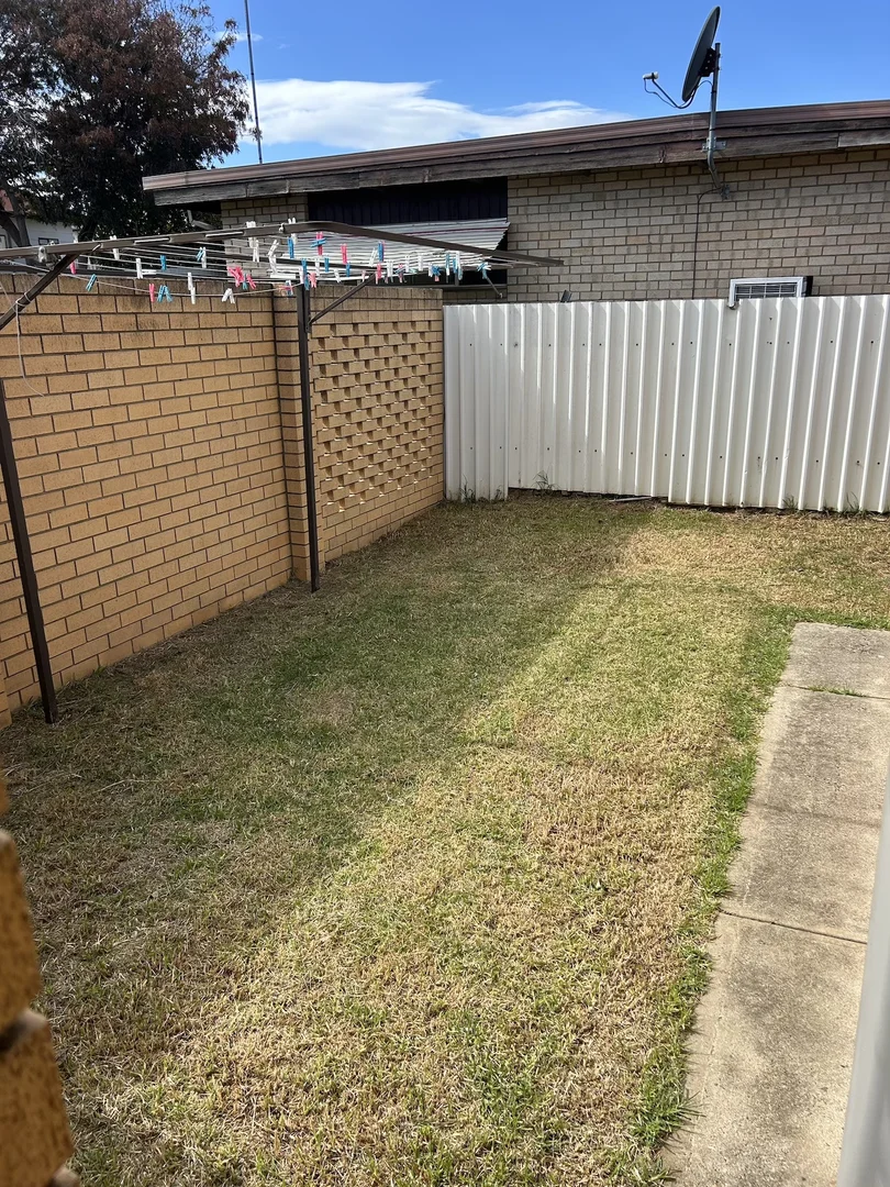 Additional image 9 of 2/43 Spring Street, Young NSW 2594