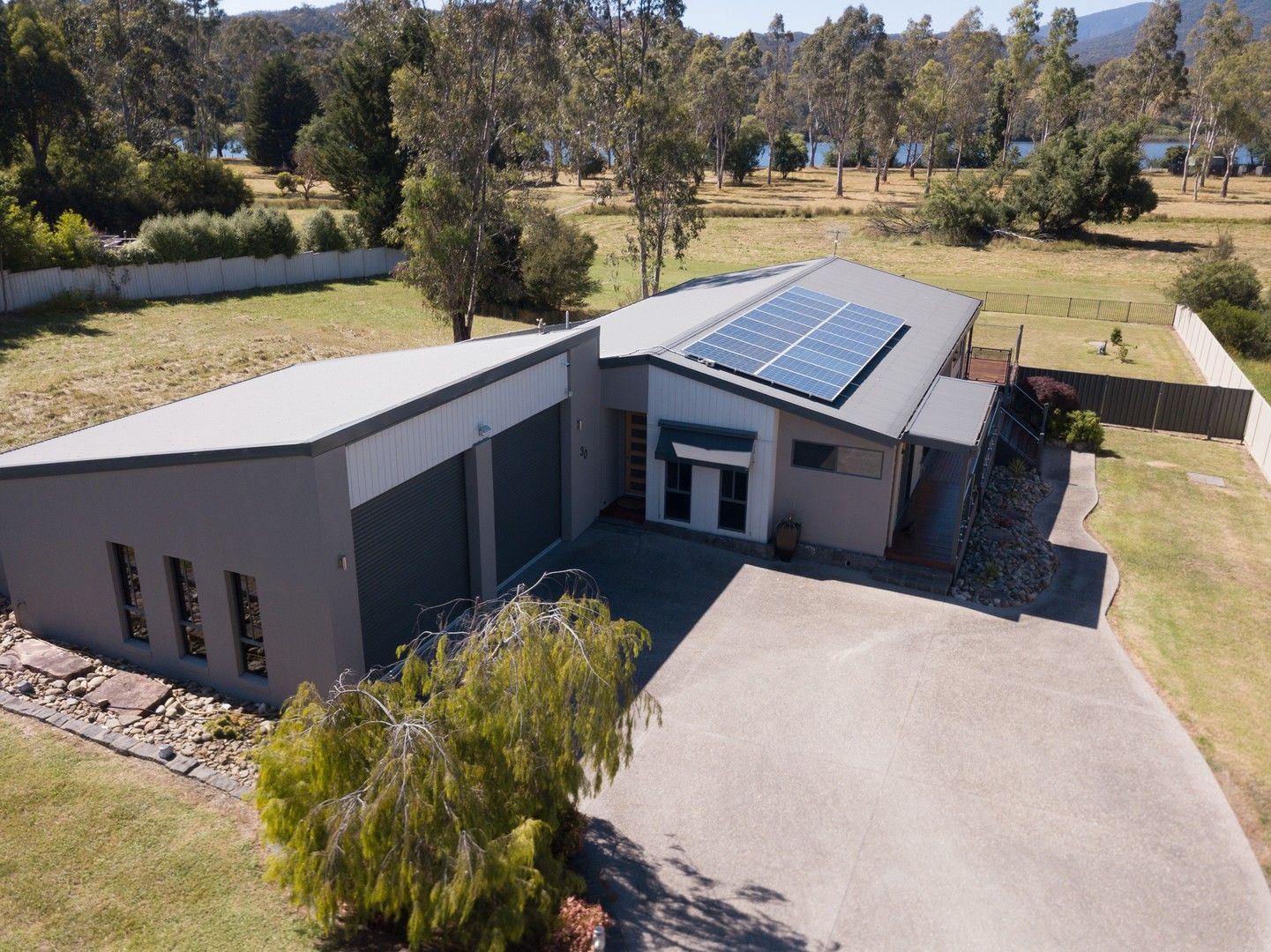 30 South Crescent, Eildon VIC 3713, Image 0