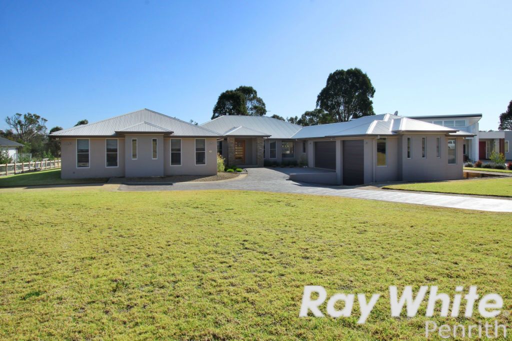 42 Twin Creeks Drive, LUDDENHAM NSW 2745, Image 2