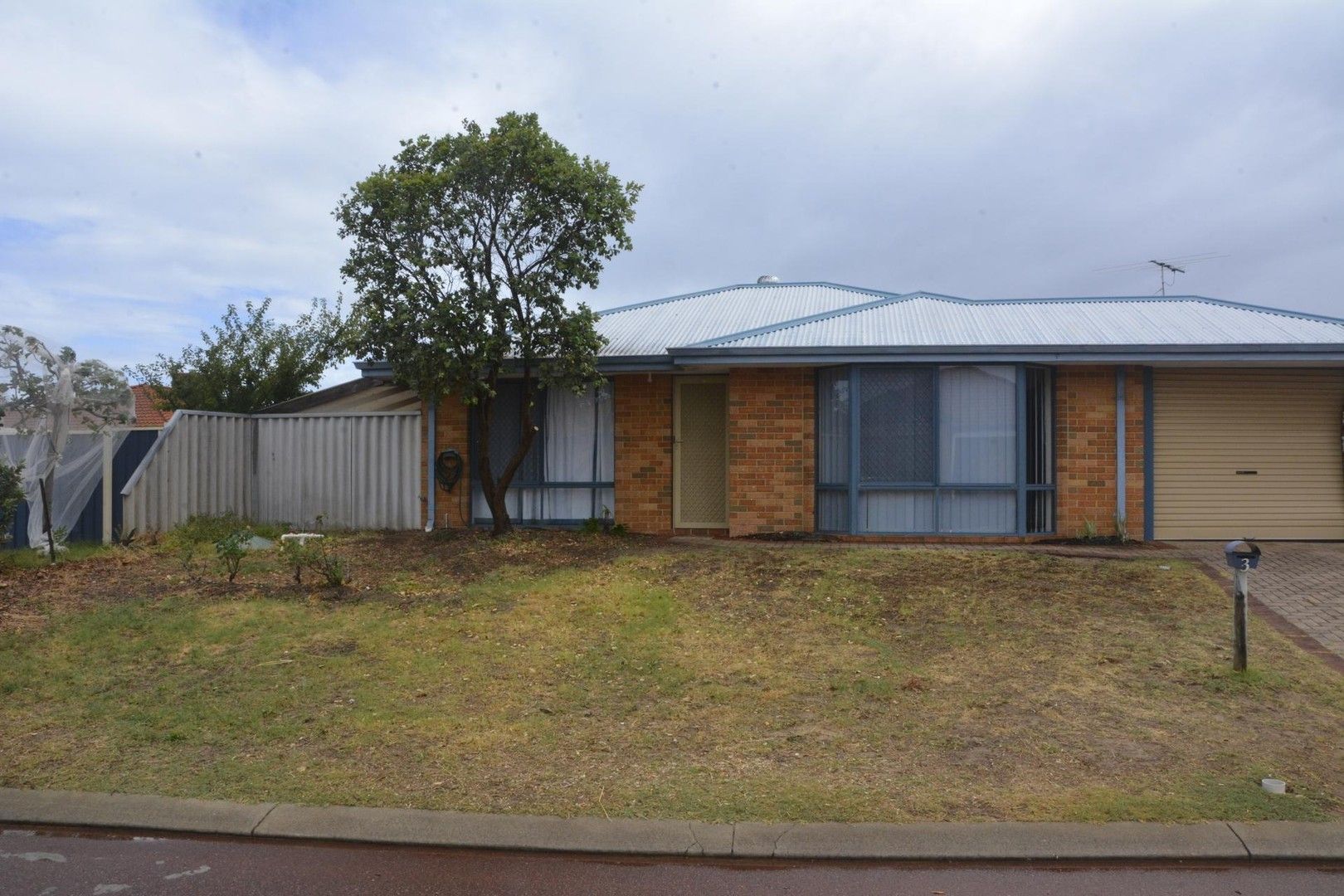 3 bedrooms House in 3 Carmana Lane WARNBRO WA, 6169