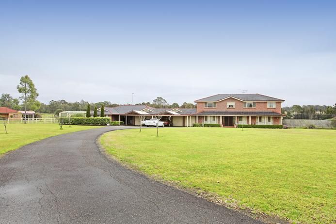 18 Kelvin Park Drive, Bringelly NSW 2556