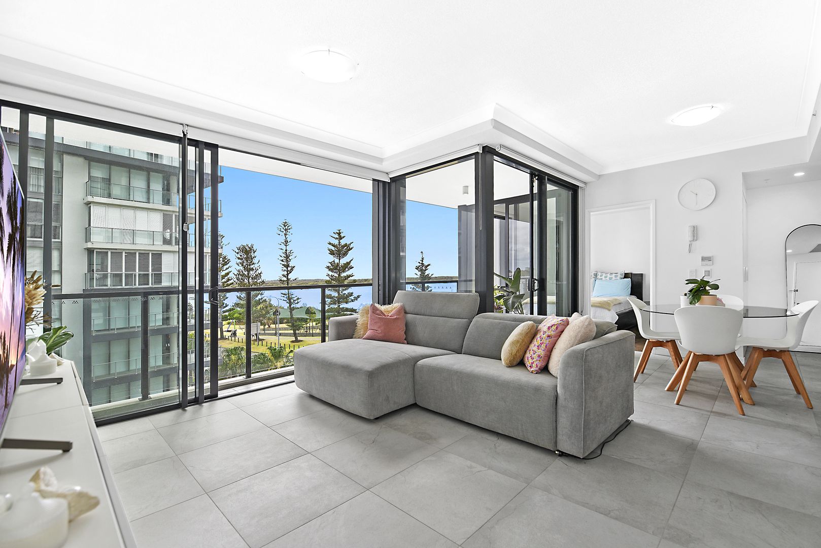 509/372-374 Marine Parade, Labrador QLD 4215, Image 2