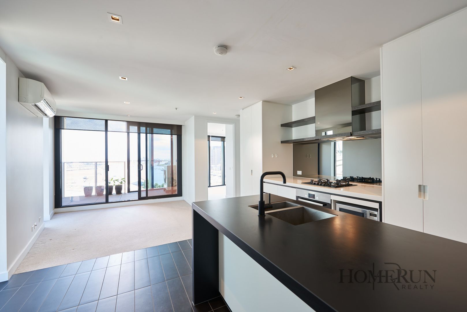 1006/677 La Trobe Street, Docklands VIC 3008, Image 1