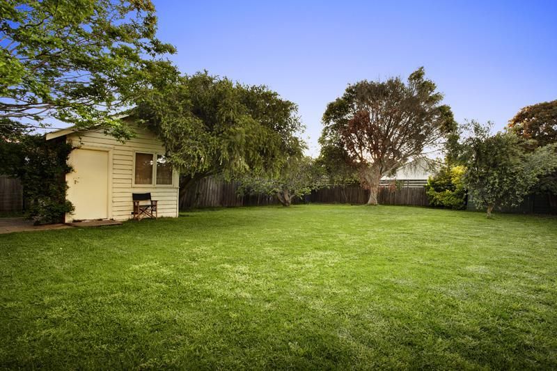 11 Avondale Street, HAMPTON VIC 3188, Image 1