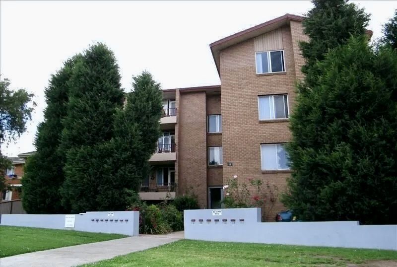 3 bedrooms Apartment / Unit / Flat in 2/11 Station St West HARRIS PARK NSW, 2150