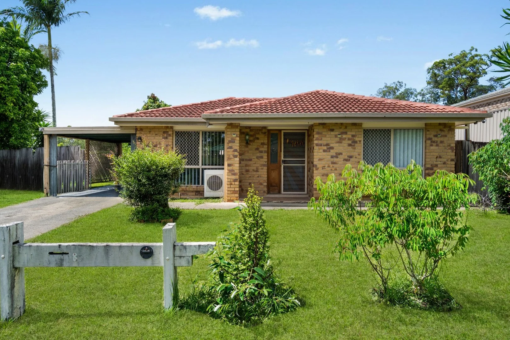 8 Melnik Drive, Loganlea QLD 4131