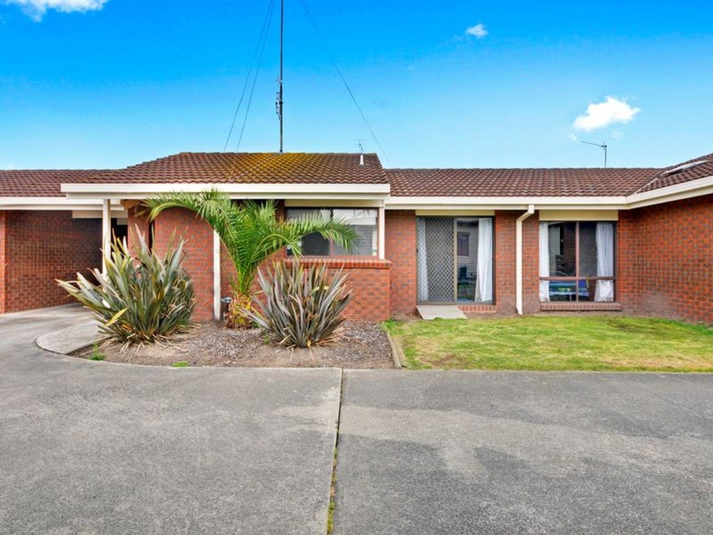 2 bedrooms Apartment / Unit / Flat in 2/169 Grey Street TRARALGON VIC, 3844