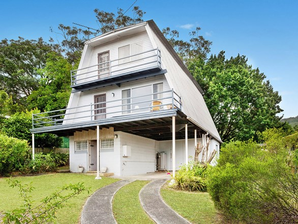 6 Priestley Parade, Point Clare NSW 2250