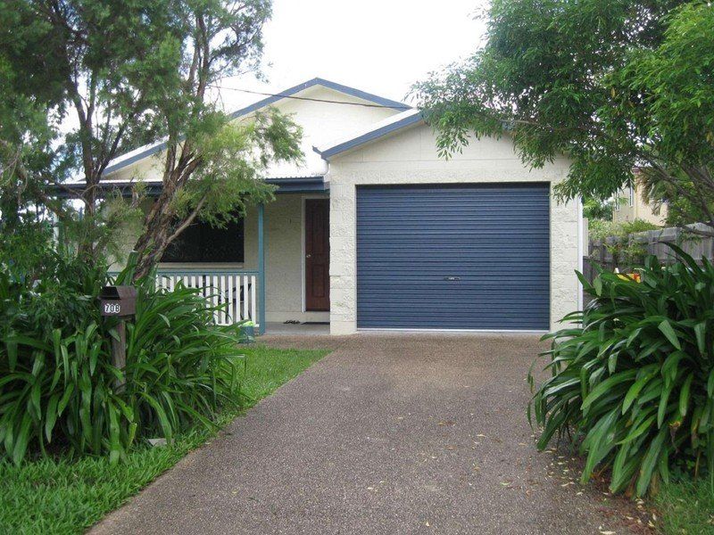 3 bedrooms House in 70B Ireland Street OONOONBA QLD, 4811