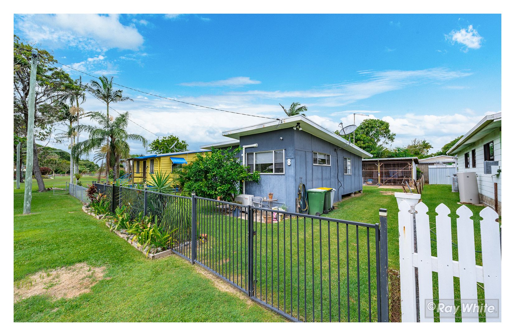 8 Meadow Street, Keppel Sands QLD 4702, Image 1
