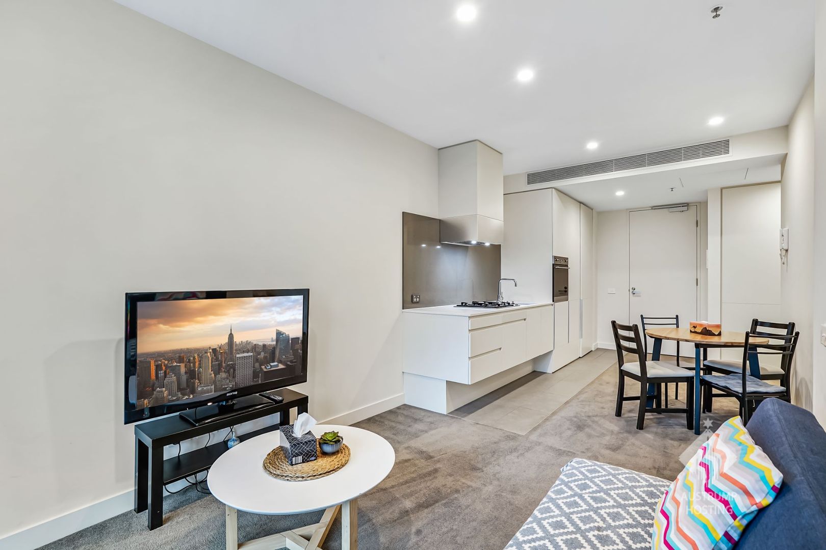 2707/105 Clarendon Street, Southbank VIC 3006, Image 2