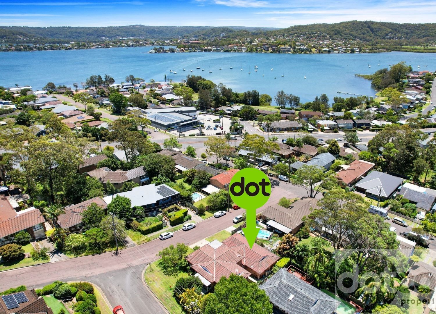 2/2 Redgrove Street, Green Point NSW 2251, Image 0