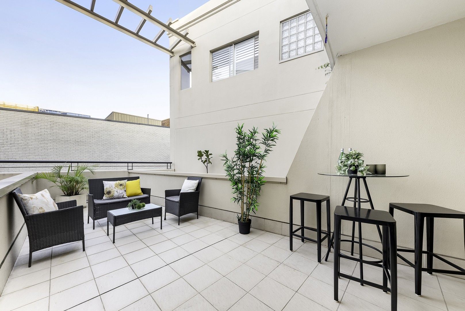 1 bedrooms Apartment / Unit / Flat in 18/19A Young Street NEUTRAL BAY NSW, 2089