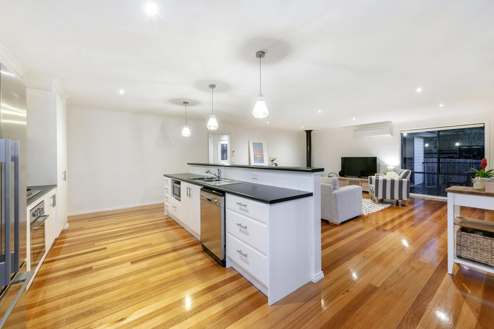 2 Maple View Court, Mount Martha VIC 3934, Image 2