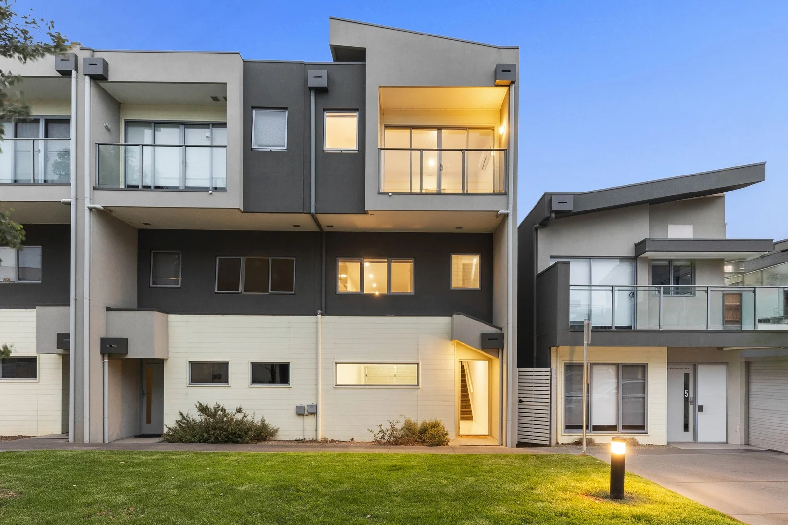 7 Topal Drive, Officer VIC 3809