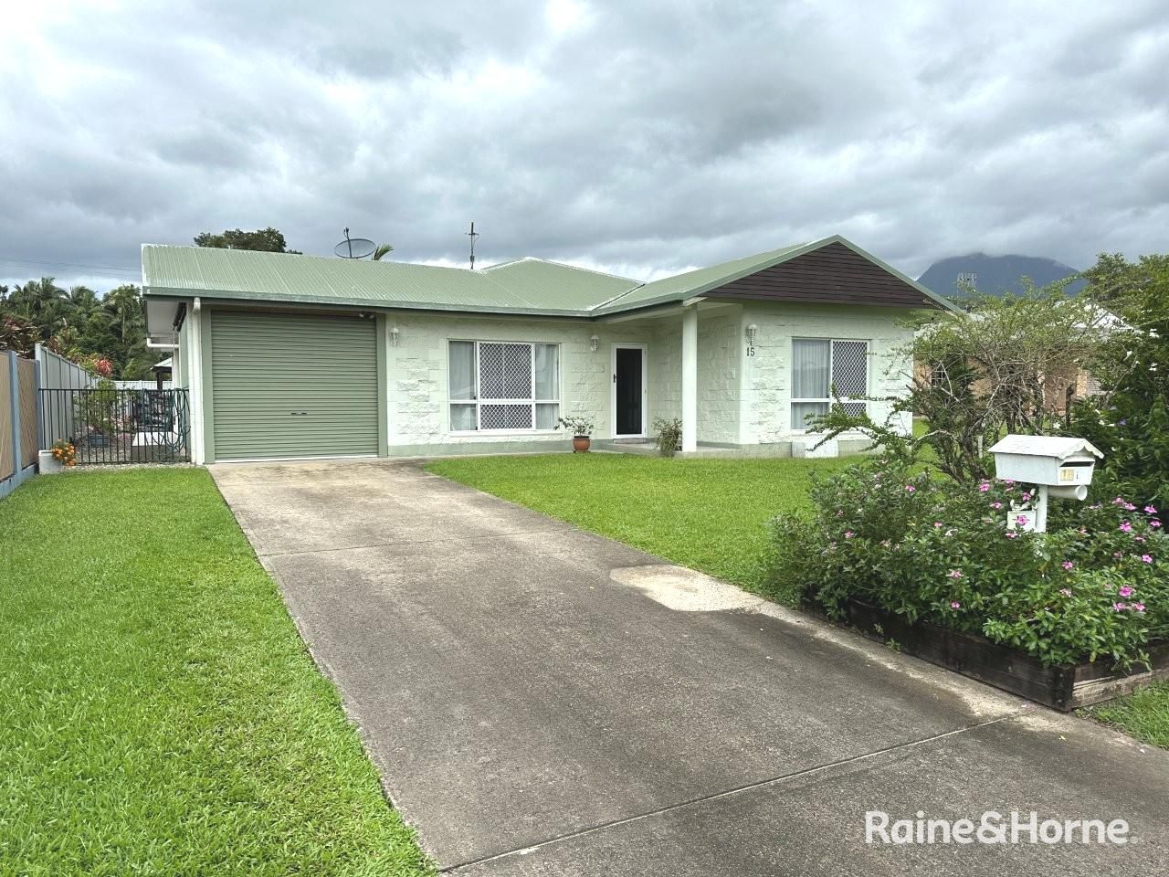 3 bedrooms House in 15 Watson Close MOSSMAN QLD, 4873
