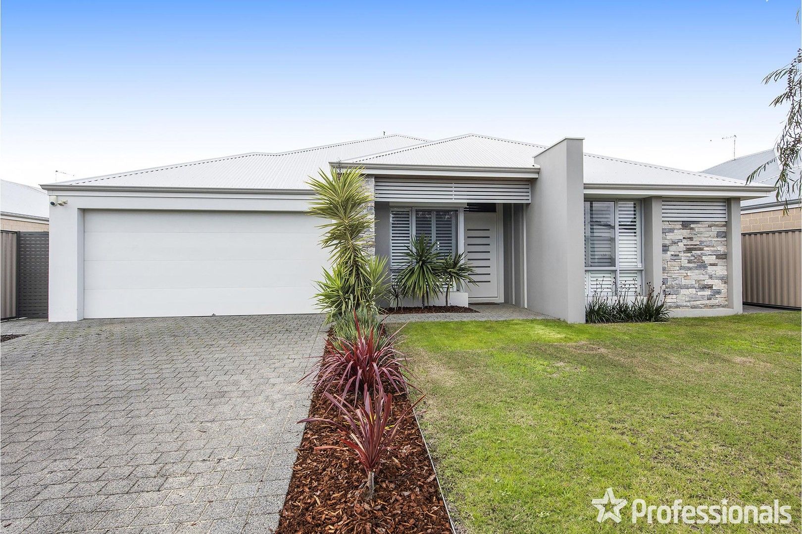 17 Grapple Road, Whitby WA 6123, Image 0