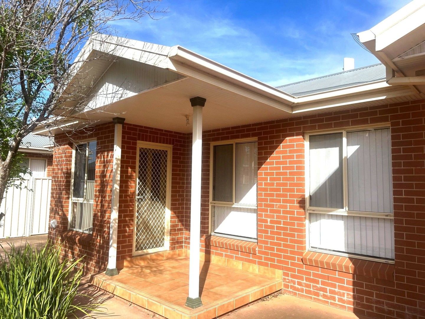 2/142B Erskine Road, Griffith NSW 2680, Image 0
