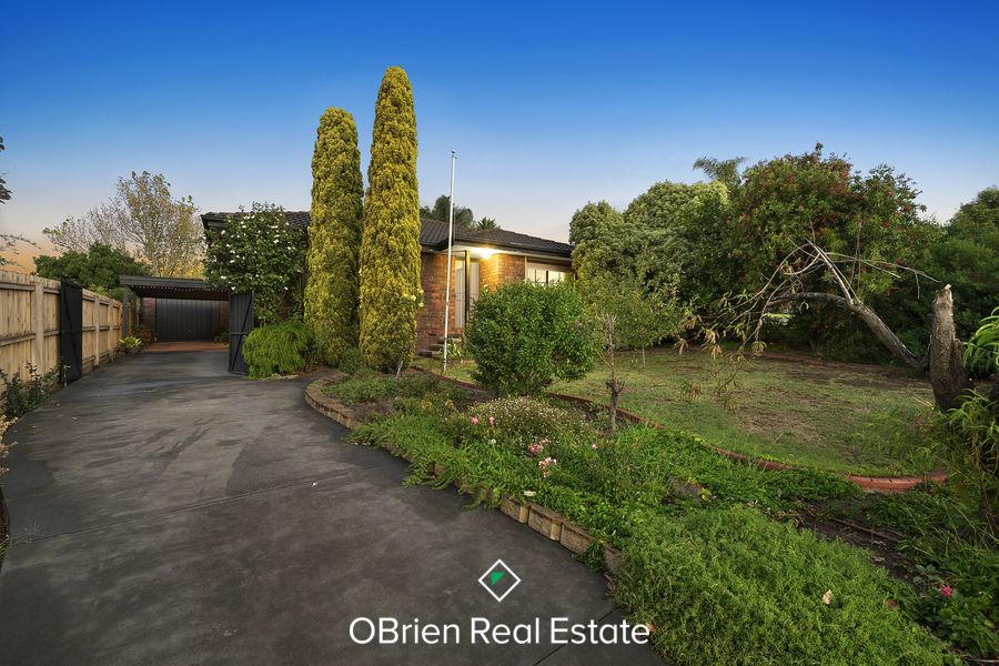 4 bedrooms House in 3 Orkney Close ENDEAVOUR HILLS VIC, 3802