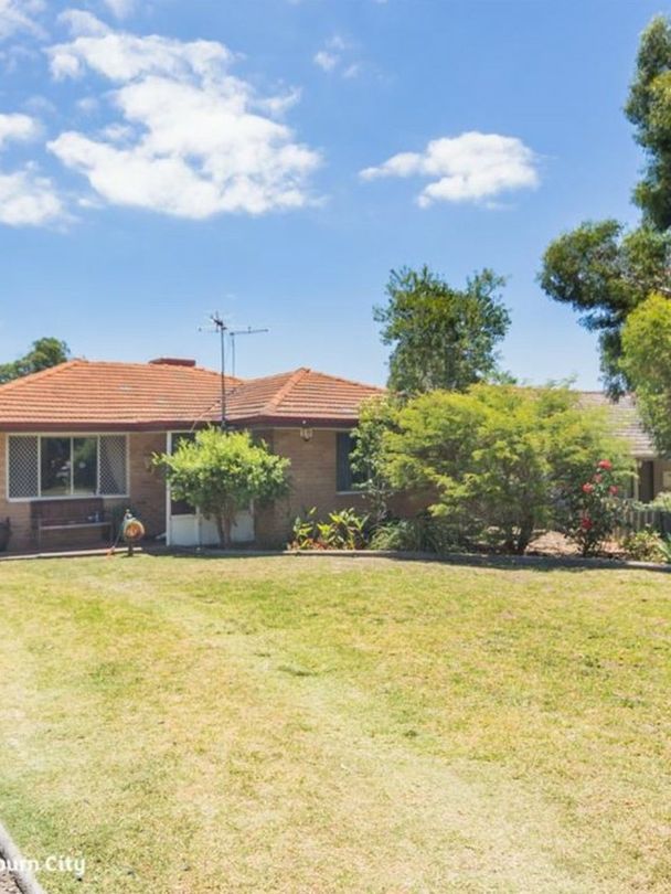 3 bedrooms House in 9 Gregory Way COOLBELLUP WA, 6163