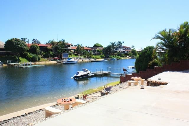 4 bedrooms House in 22 Pilot Court MERMAID WATERS QLD, 4218