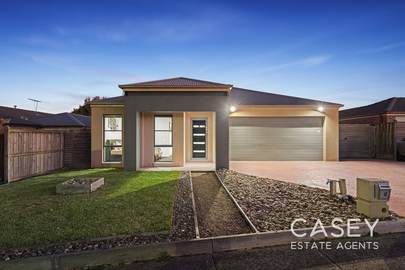 15 Charlbury Crescent, Cranbourne North VIC 3977, Image 0