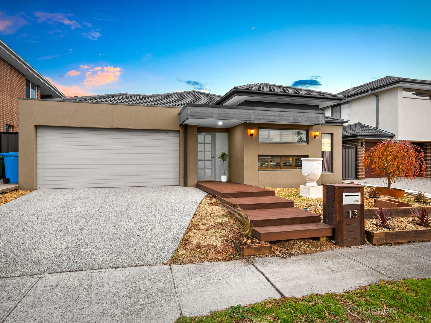 13 Waler Circuit, Clyde North VIC 3978