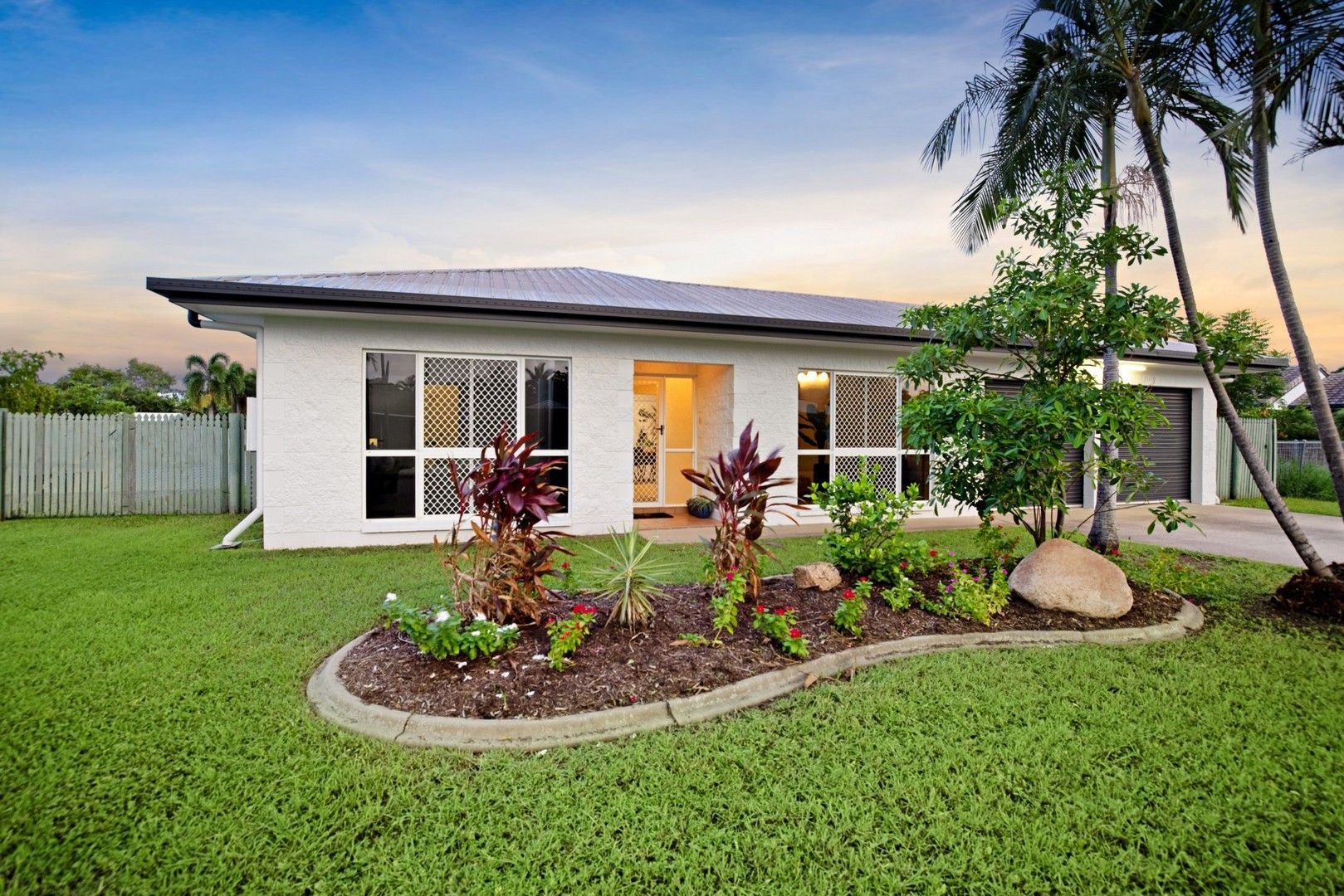 3 bedrooms House in 81 Cypress Drive ANNANDALE QLD, 4814