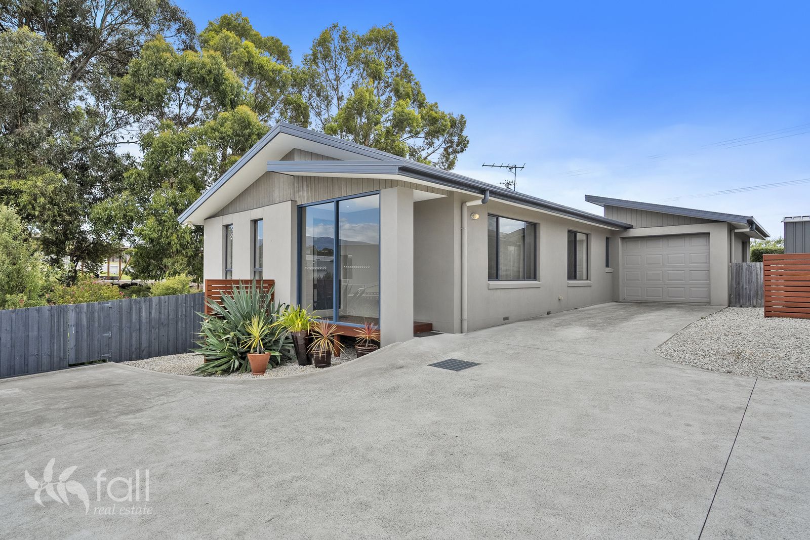 2/2 Lomandra Drive, Blackmans Bay TAS 7052, Image 0