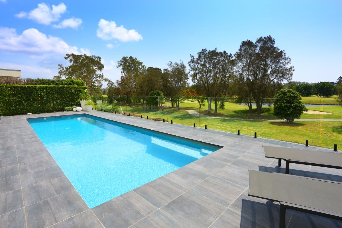 12 The Boulevarde, Benowa QLD 4217, Image 2