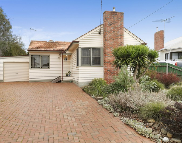 16 Gibbs Street, Newcomb VIC 3219