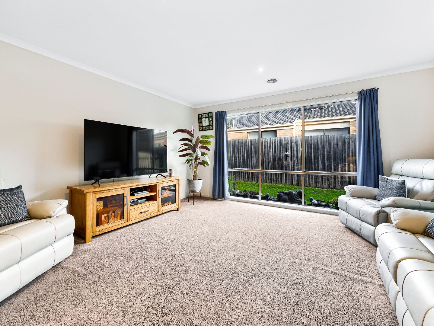 9 Karwarren Way, Cranbourne West VIC 3977, Image 1