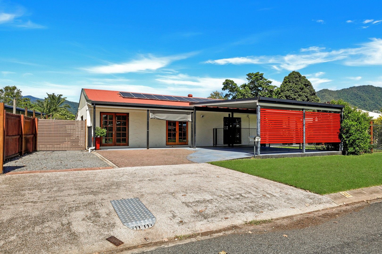 4 bedrooms House in 21 Tryal Street BENTLEY PARK QLD, 4869
