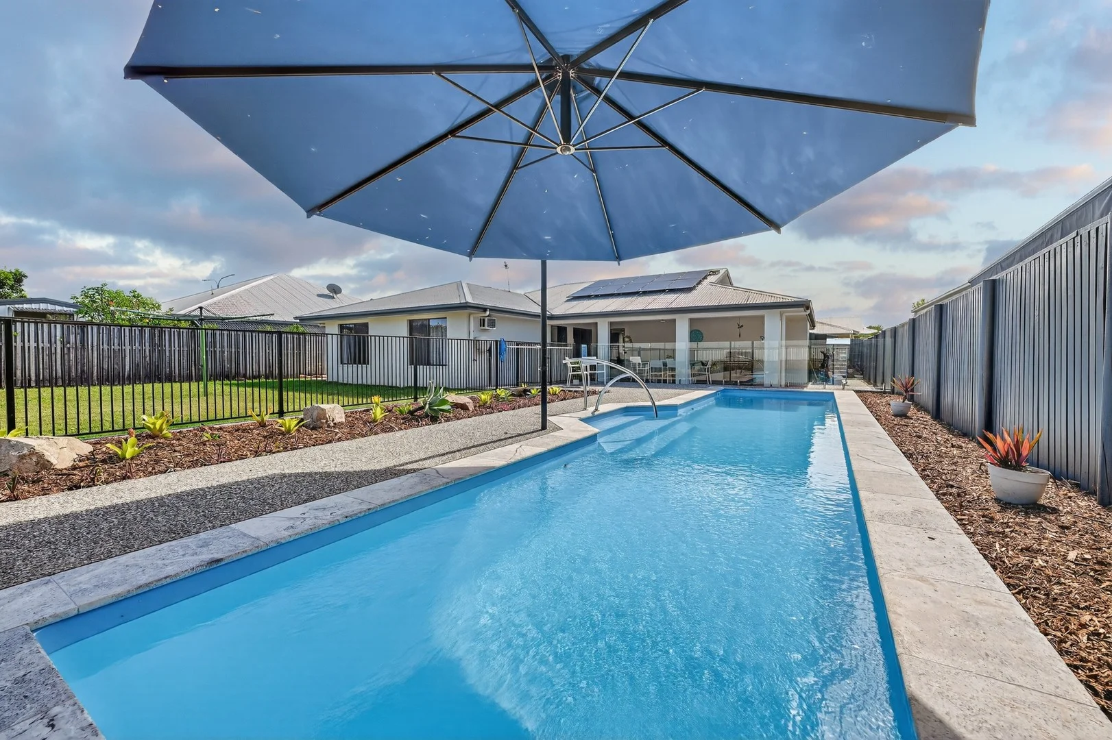 8 Henning Court, Bushland Beach QLD 4818