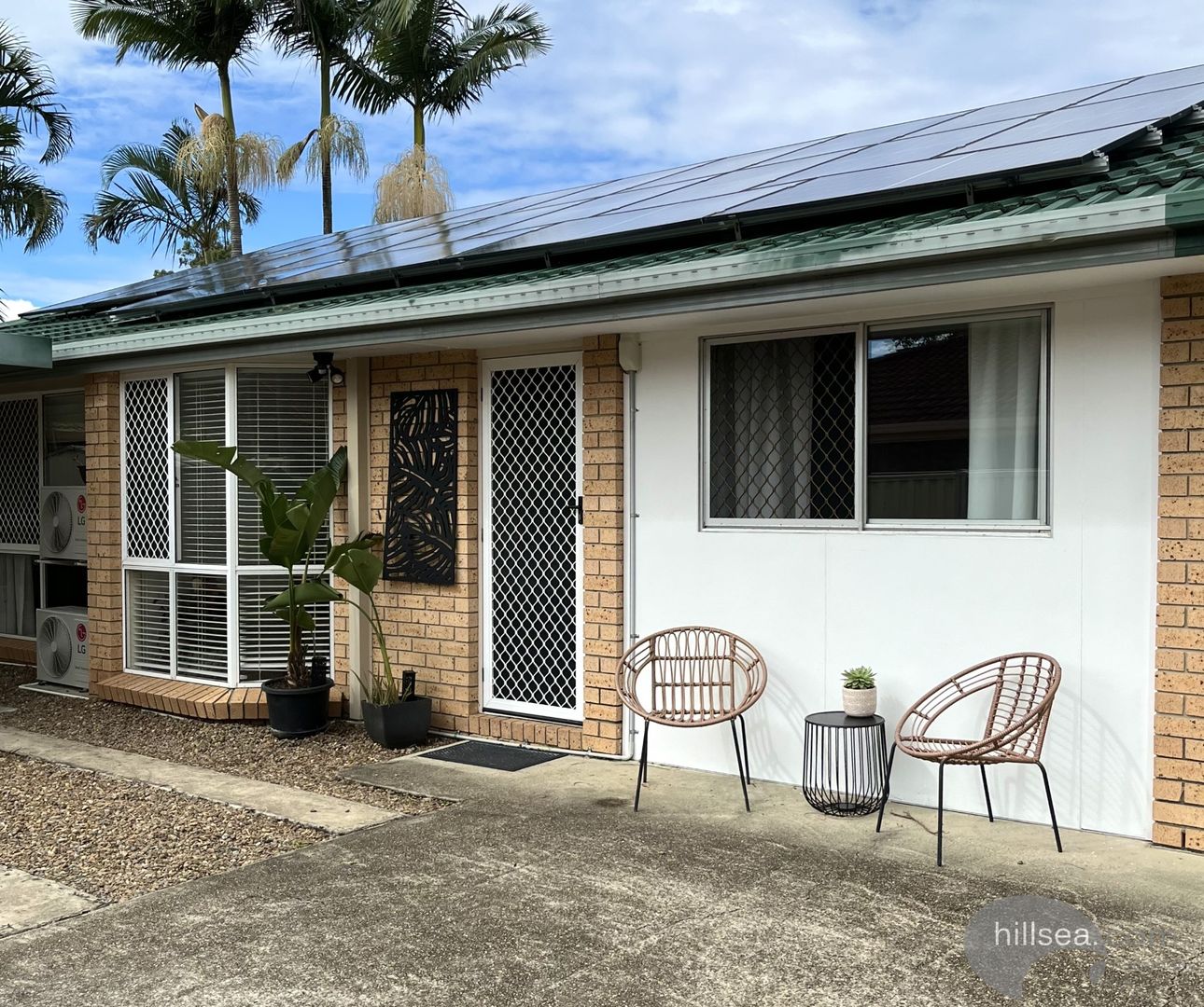 3 bedrooms Duplex in 2/5 Riccarton Place LABRADOR QLD, 4215