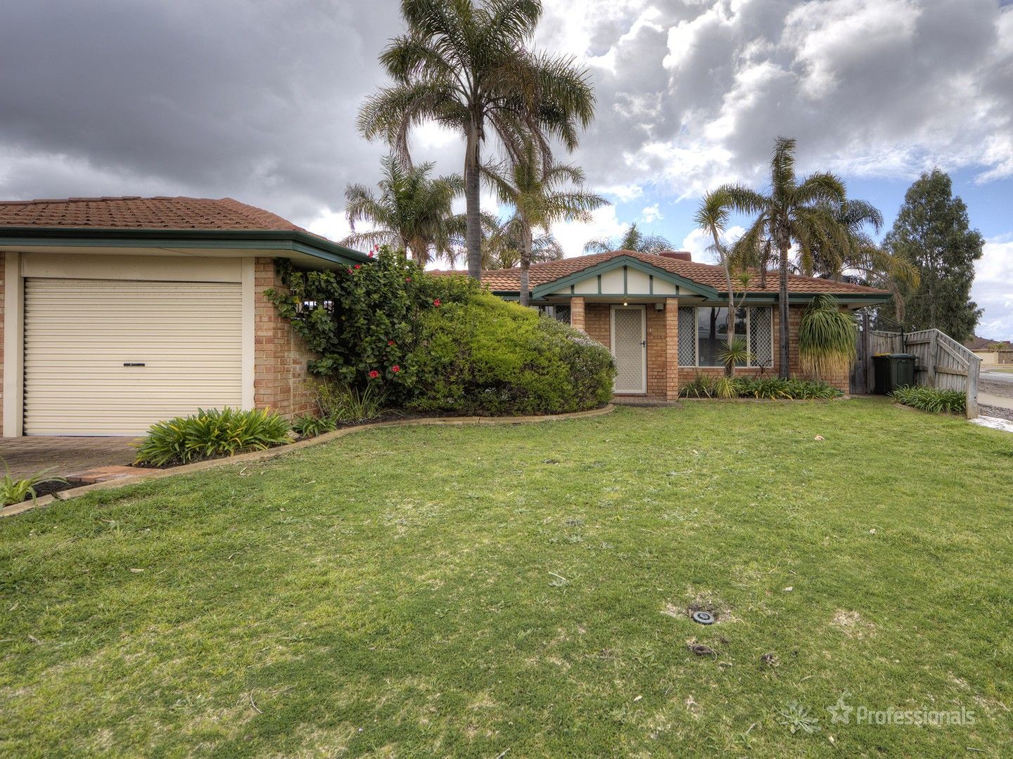 3 bedrooms Villa in 111 Pelican Parade BALLAJURA WA, 6066