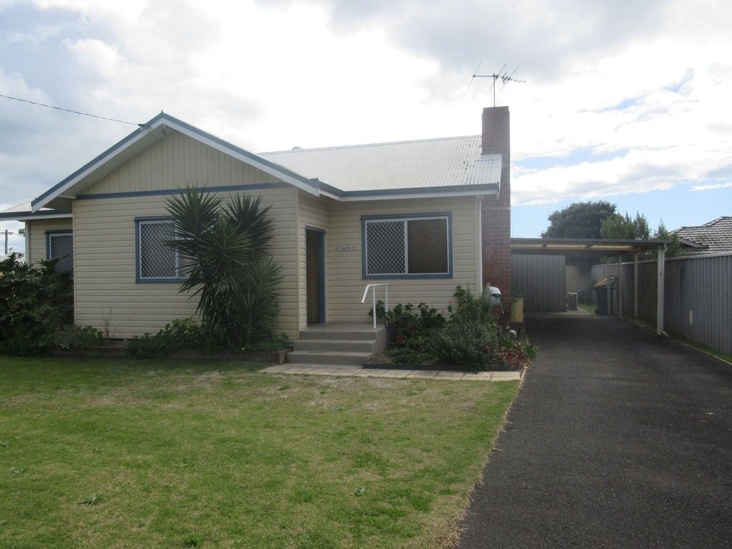 3 bedrooms House in 2/17 South Street WEST BUSSELTON WA, 6280
